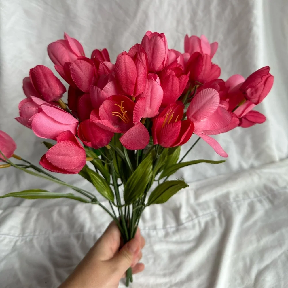NWT Artificial Pink Tulip Bouquet set - Lifelike Floral Arrangement